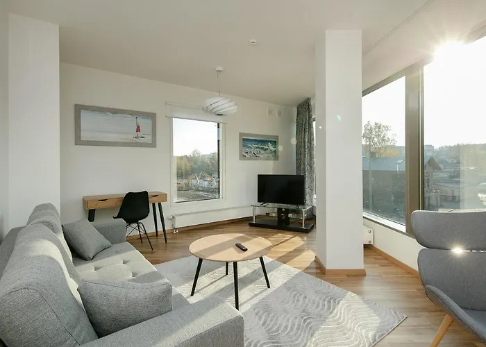 Cozy Lootsi Residence With Sauna And Balcony - Tallinn City Centre
