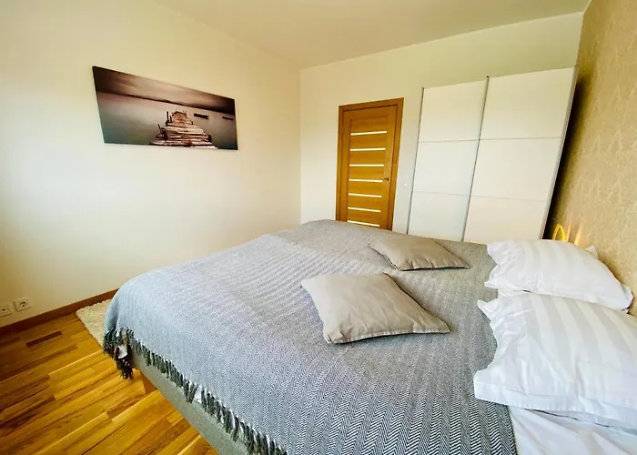 Cozy Lootsi Residence With Sauna And Balcony - Tallinn City Centre